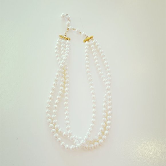 Pearl Choker Necklace - Picture 2 of 3